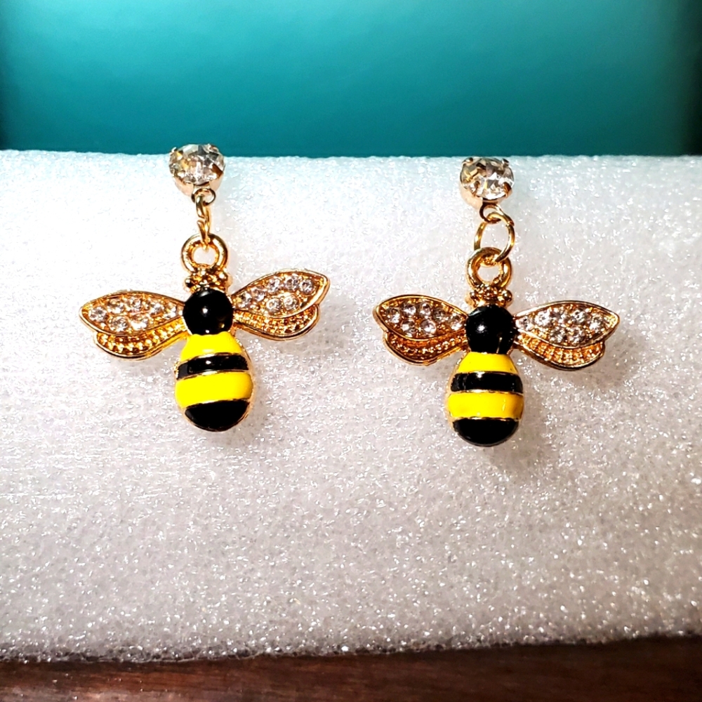 2 FOR $12⚠️Novelty Bee Earrings